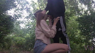 Страстное порно видео на природе