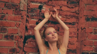 Наталья в горячем секс-ролике - бесплатное видео