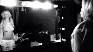 Kinky Party с Натальей в ролике с анальной игрушкой