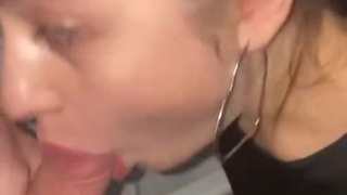 Страстный секс со сводной сестрой в самолете - эксклюзивное порно видео