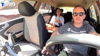 Секс в такси с клиенткой — реальное скрытое видео