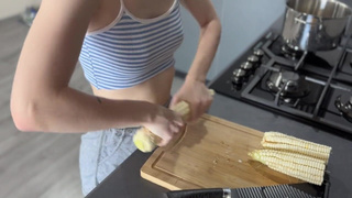 Секс видео онлайн: страстный момент с нежной девушкой