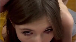 Эксклюзивное порно: ловля камшота губами в HD качестве