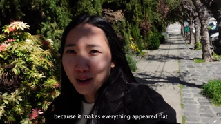 Азиатка с узкой киской возбудила себя и приняла большой член