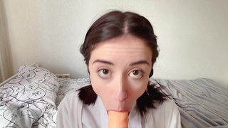 Резиновая попка и глубокий отсос – горячее видео