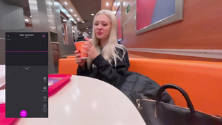 Секс-игрушки в общественном месте: смотреть онлайн