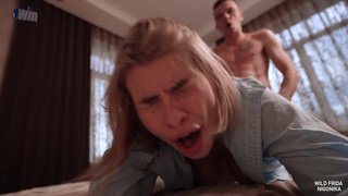 Секс видео с рискованным моментом — чуть не кончил от вида груди