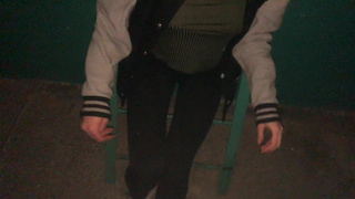 Страстная рыжая девушка в подъезде