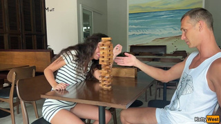 Смотри онлайн горячее порно с развратной подружкой