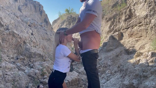 Дикий минетик на свежем воздухе