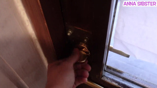 Дикий лесной трах с страстной девушкой