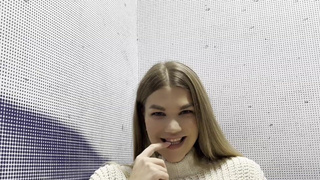 Фитоняшка в примерочной Спортмастера – горячее порно видео