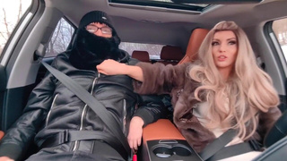 Секс в машине — страстное порно видео с китайской автостуденткой