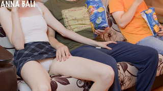 Жена кончает с другим — домашнее секс видео с развратной изменой