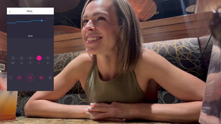 Порно видео: управлял вибратором в ресторане, довел до дикого стона