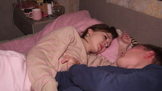 Страстная ночь на вписке: горячее порно видео с развратной киской