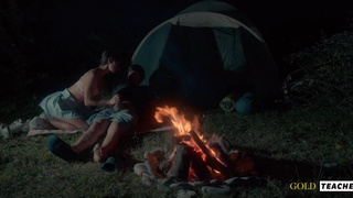 Секс на свежем воздухе — романтичное и рискованное порно