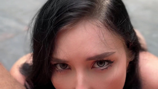 Страстный секс у бассейна в тропиках: горячее видео для настоящих ценителей