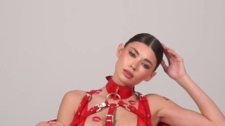 Секс видео с Anna Ralphs – горячая эротика в красном белье