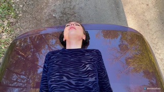 Смотреть онлайн ролик с соблазнительной сценой