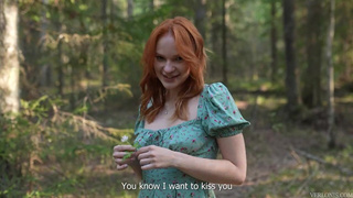 Страстный лесной секс с милой девушкой