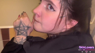 Жёсткий трах в общественном месте — смотреть онлайн