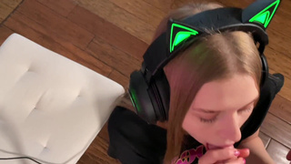 Сводная сестра смотрит порно – страсть и инцест