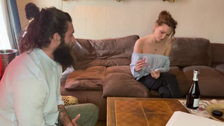 Самоуверенная картежница в страстном минете с кончанием на лицо