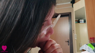 Моя худышка не против пососать мой член ранним утром, чтобы доставить мне удовольствие 4K