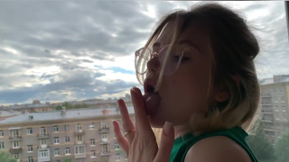 Сексуальная блондинка Milka в горячем порно ролике