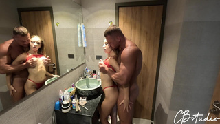 Горячее порно с развратной девушкой