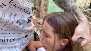 Заброшенный роман: горячее порно видео с молодой девушкой