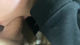 Страстный минет в сексуальных колготках – смотреть онлайн