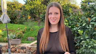 Страстная воровка отрабатывает свой проступок в горячем сексе