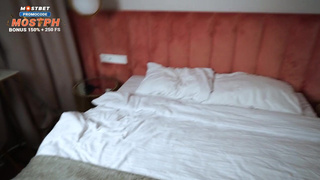 Измена невесте с страстным финалом на груди подруги