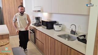 Страстный секс с соседкой пока жена не видит — смотреть онлайн