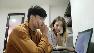 Секс кончает на лицо в HD качестве