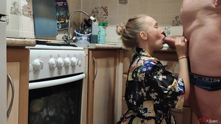 Секс с сестрой без трусиков – домашнее порно видео