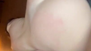 Реальная девушка растягивается перед сексом с огромным членом