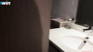 Смотреть онлайн: запретный секс с мачехой