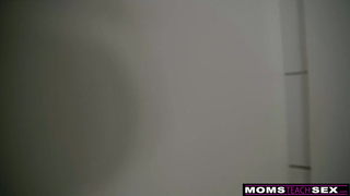 Брат и мачеха в страстном порно - смотреть онлайн