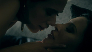 Страстный лесбийский секс двух брюнеток – смотреть онлайн