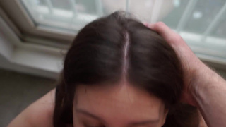 Страстный минет от соседки - смотреть порно онлайн