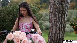 Страстное домашнее порно с развратной брюнеткой