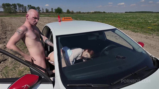 Анал с таксистом – эксклюзивное секс видео