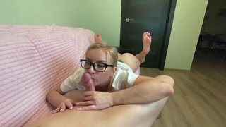 Секс видео онлайн: блондинка не боится экспериментов