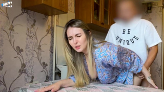 Алина Рай и друг: страстный секс с гостеприимной милфой