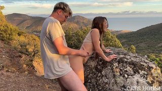 Реальное любительское видео: секс на высоте с шикарным обзором