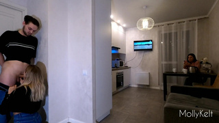 Молли Кельт изменяет с мужем подруги – горячее порно видео с развратной блондинкой