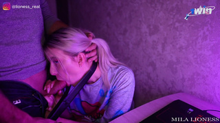 Игру в КС няшке пришлось прервать ради минета злому отчиму